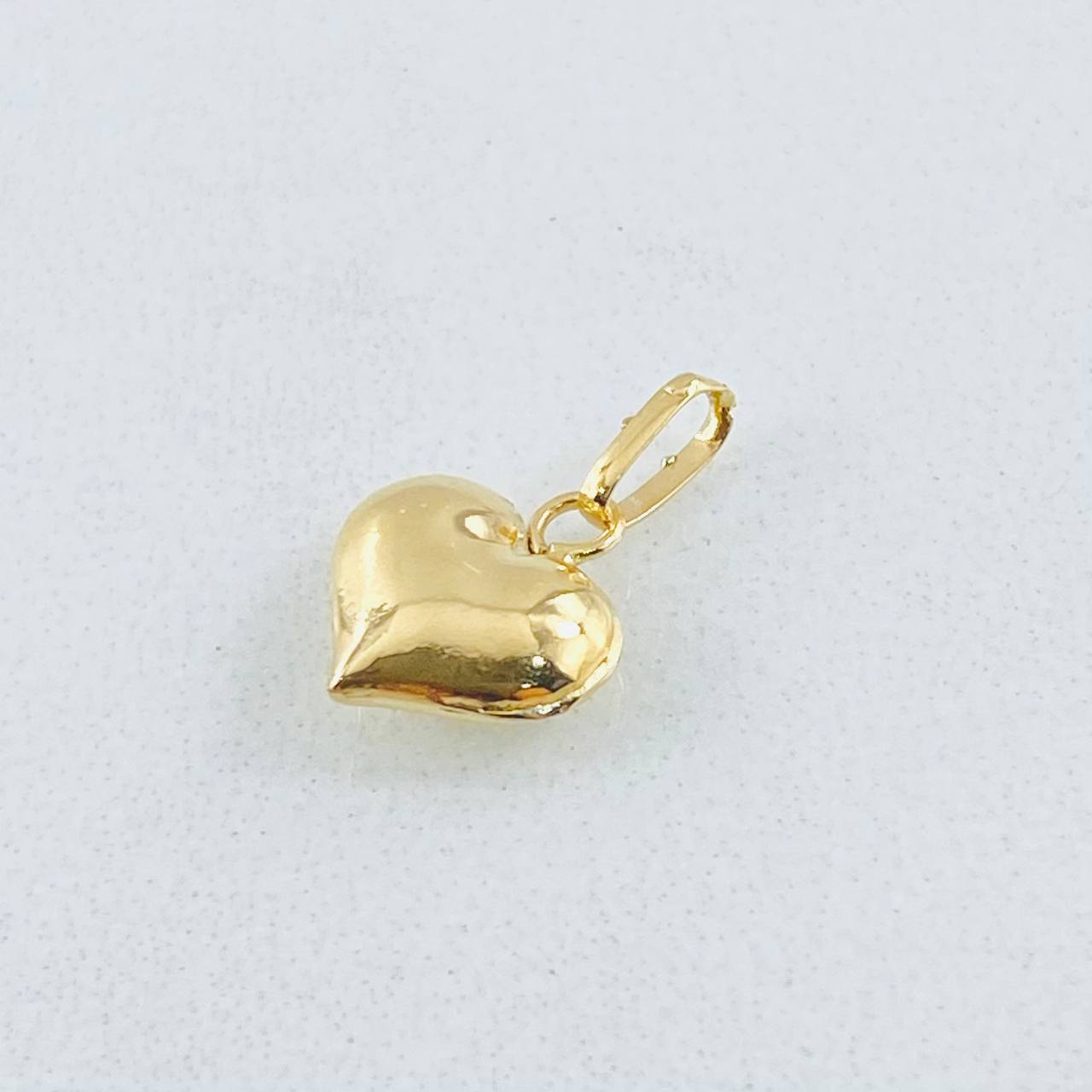 Dije Corazón Troquelado 0.3gr / 1.2cm / Oro Amarillo 18K ©