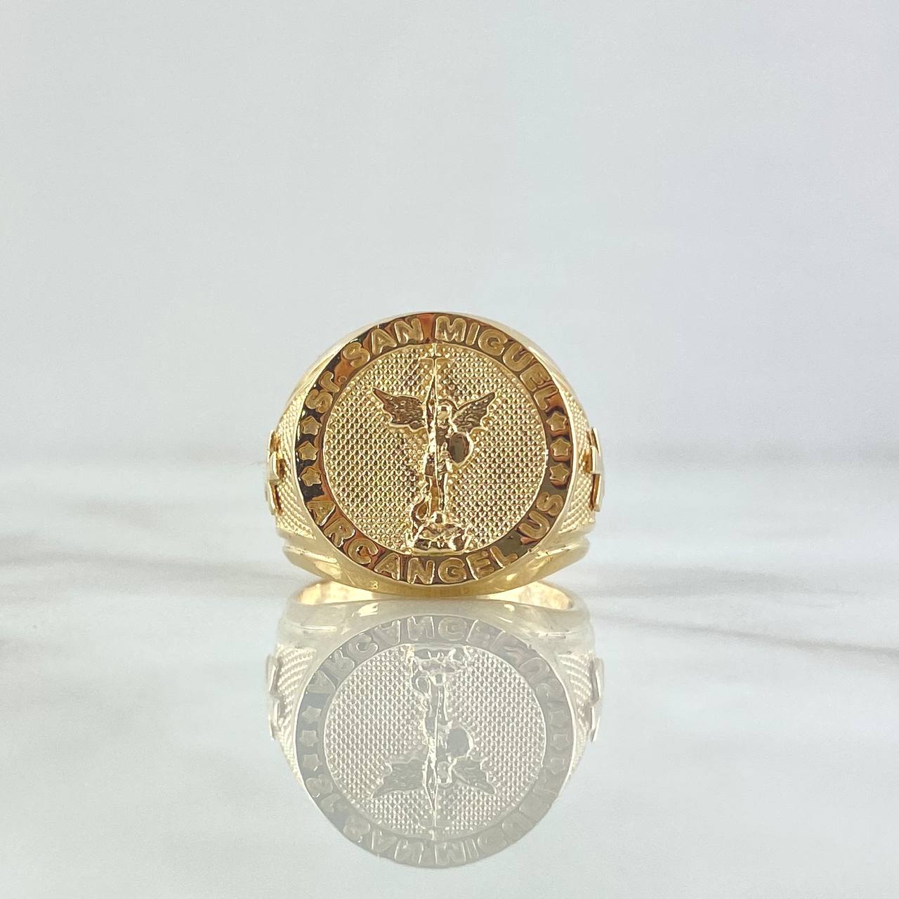Anillo San Miguel Arcangel 8.35gr / T7 / Circulo Texturizado Oro Amarillo 18K *