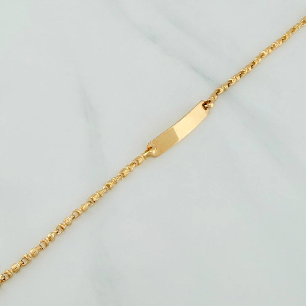 Pulso Rustico Placa 6.6 g / 16.1 cm / 2.37 mm Oro Amarillo 18K