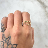 Anillo Silueta Corazón 1.35gr / T6 1/4 / Oro 18K
