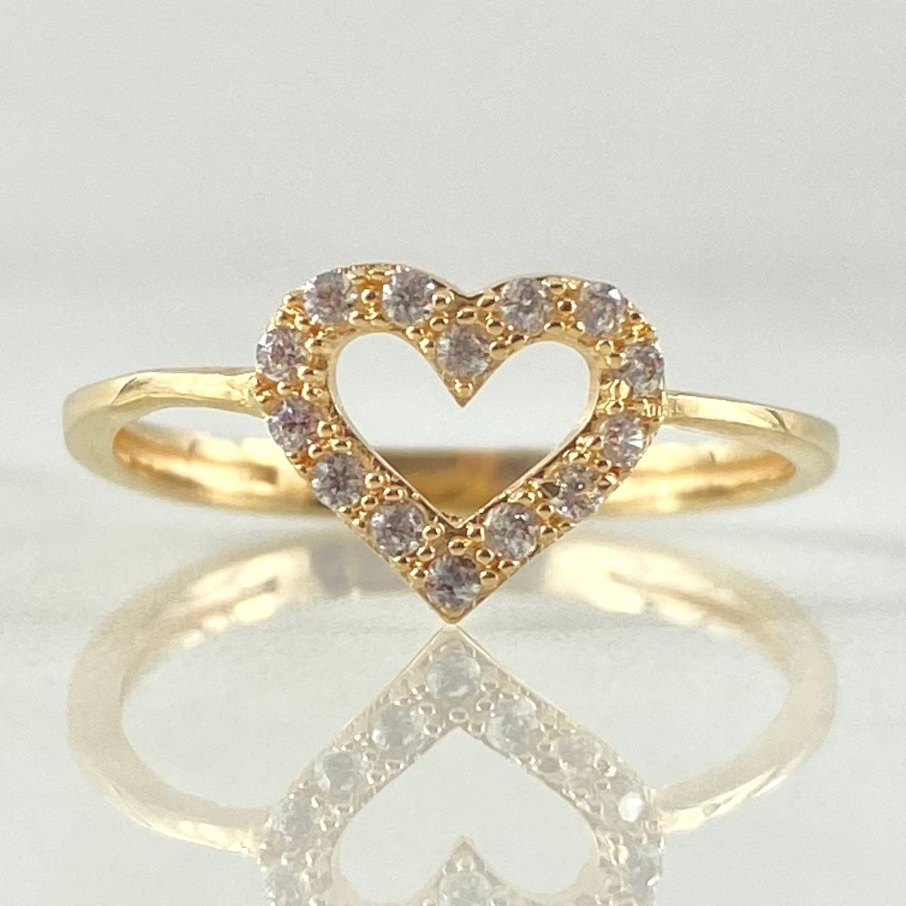 Anillo Silueta Corazón 1.7gr / T7 1/4 / Oro 18K