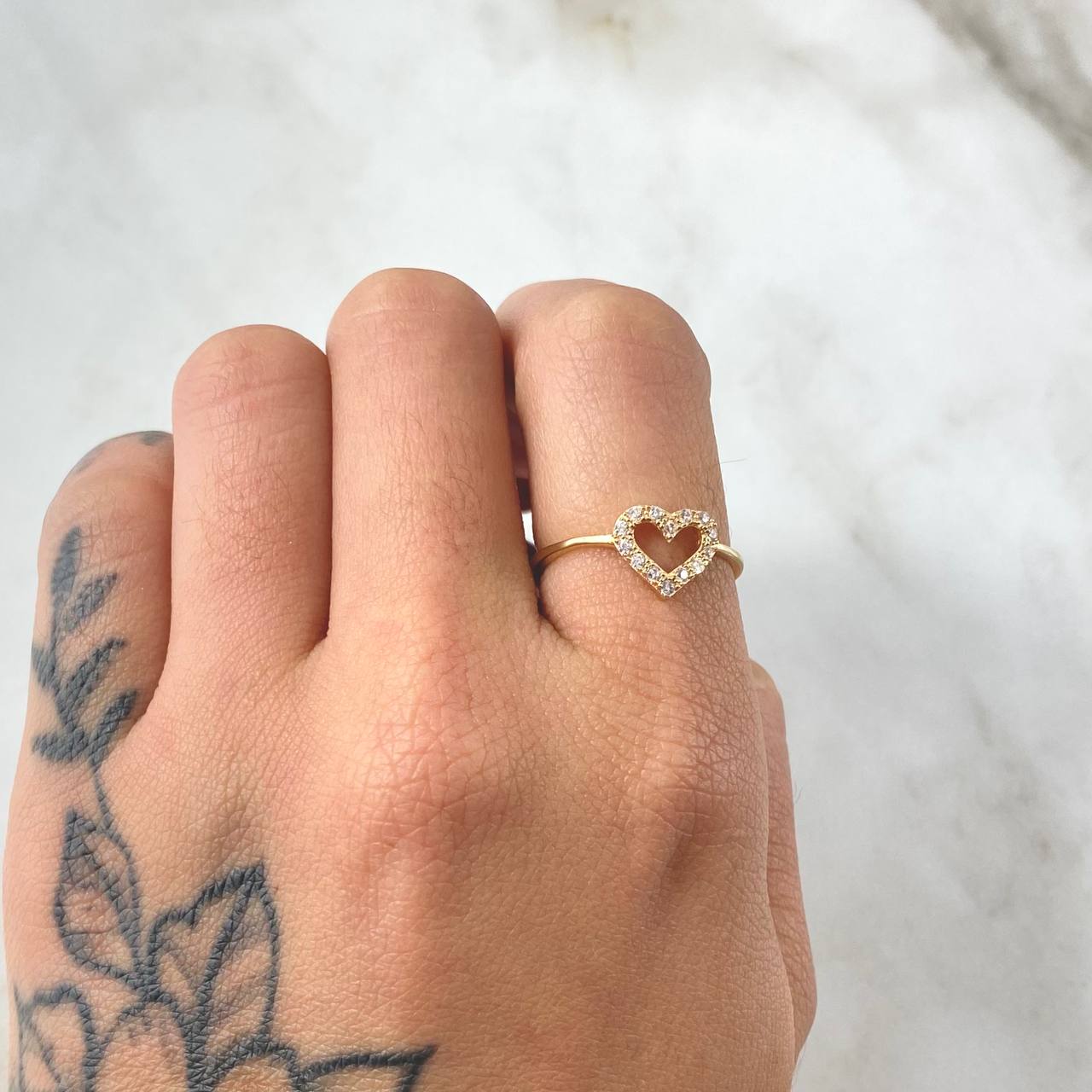 Anillo Silueta Corazón 1.7gr / T7 1/4 / Oro 18K