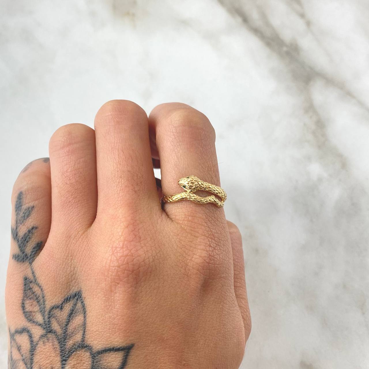 Anillo Serpiente 1.8gr / T6 1/2 / Oro 18K
