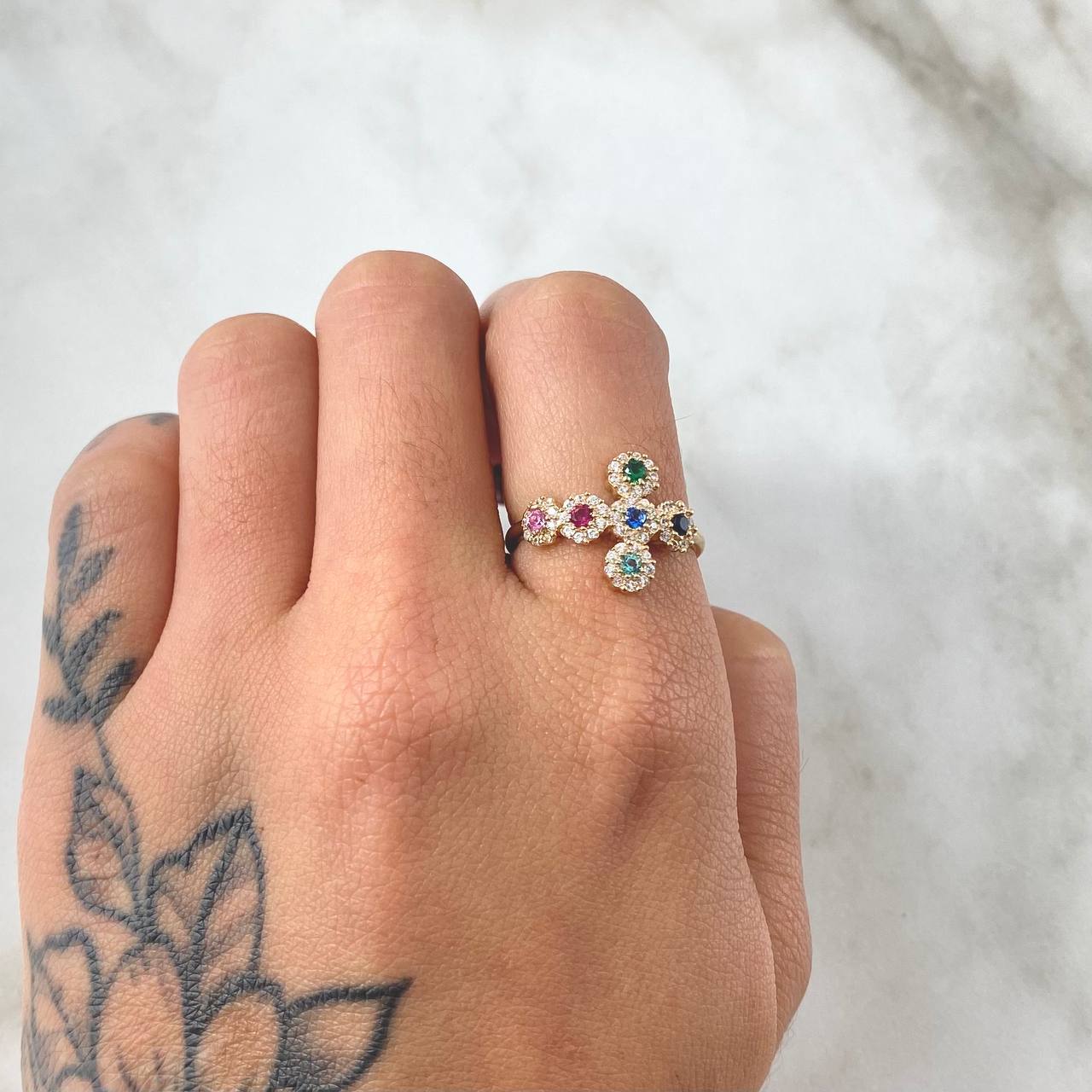 Anillo Crúz Tupida 2.4gr / T6 / Oro 18K