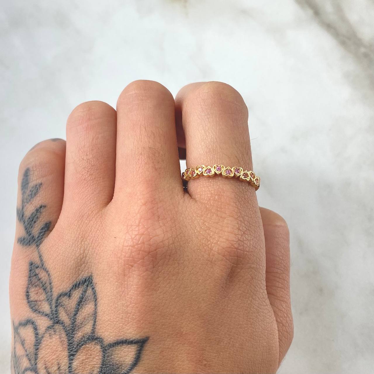 Anillo Corazones Intercalados 1.85gr / T7 1/2 / Oro 18K