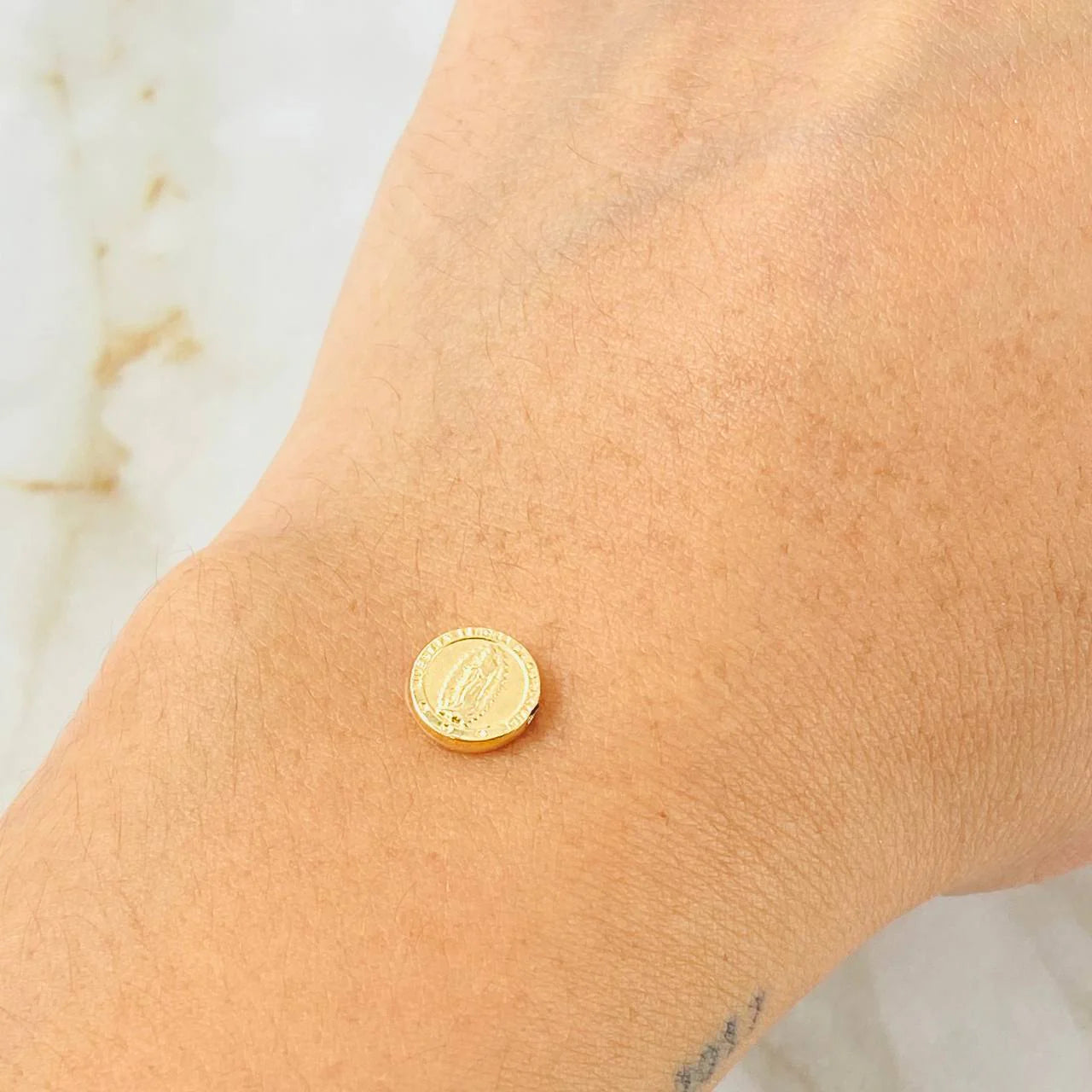 Herraje Virgen De Guadalupe 0.6 g / 1 cm Oro Amarillo 18K