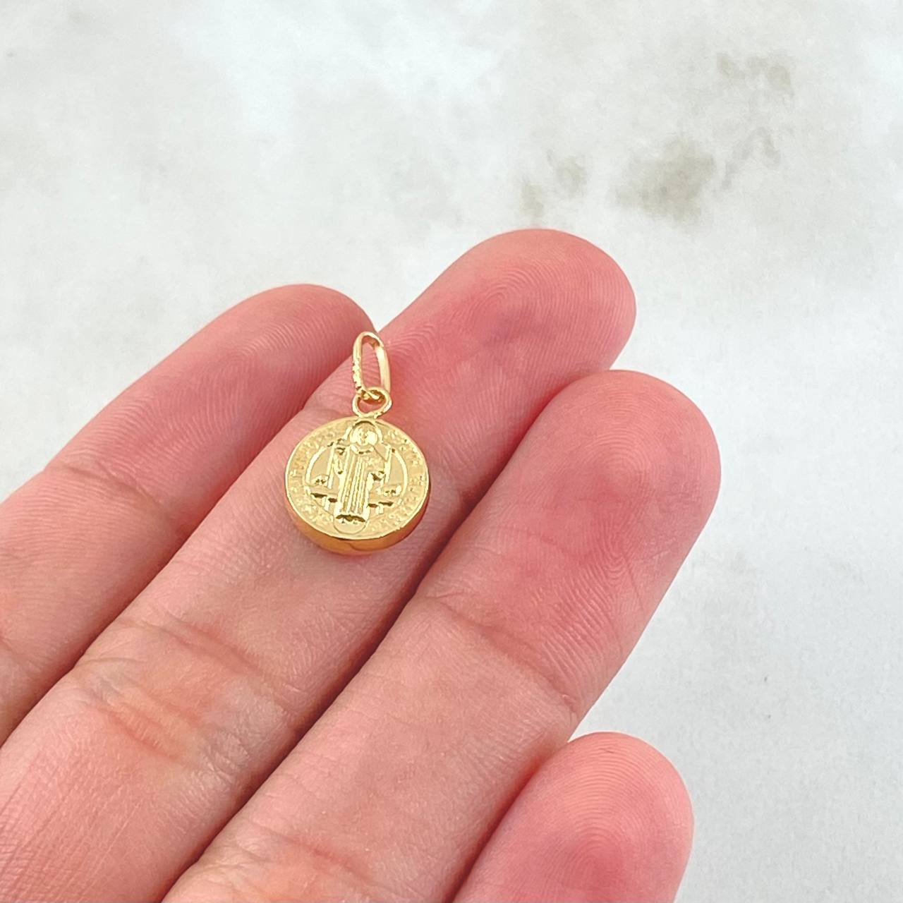 Dije San Benito 0.55gr / 1.8cm / Oro Amarillo 18K ©