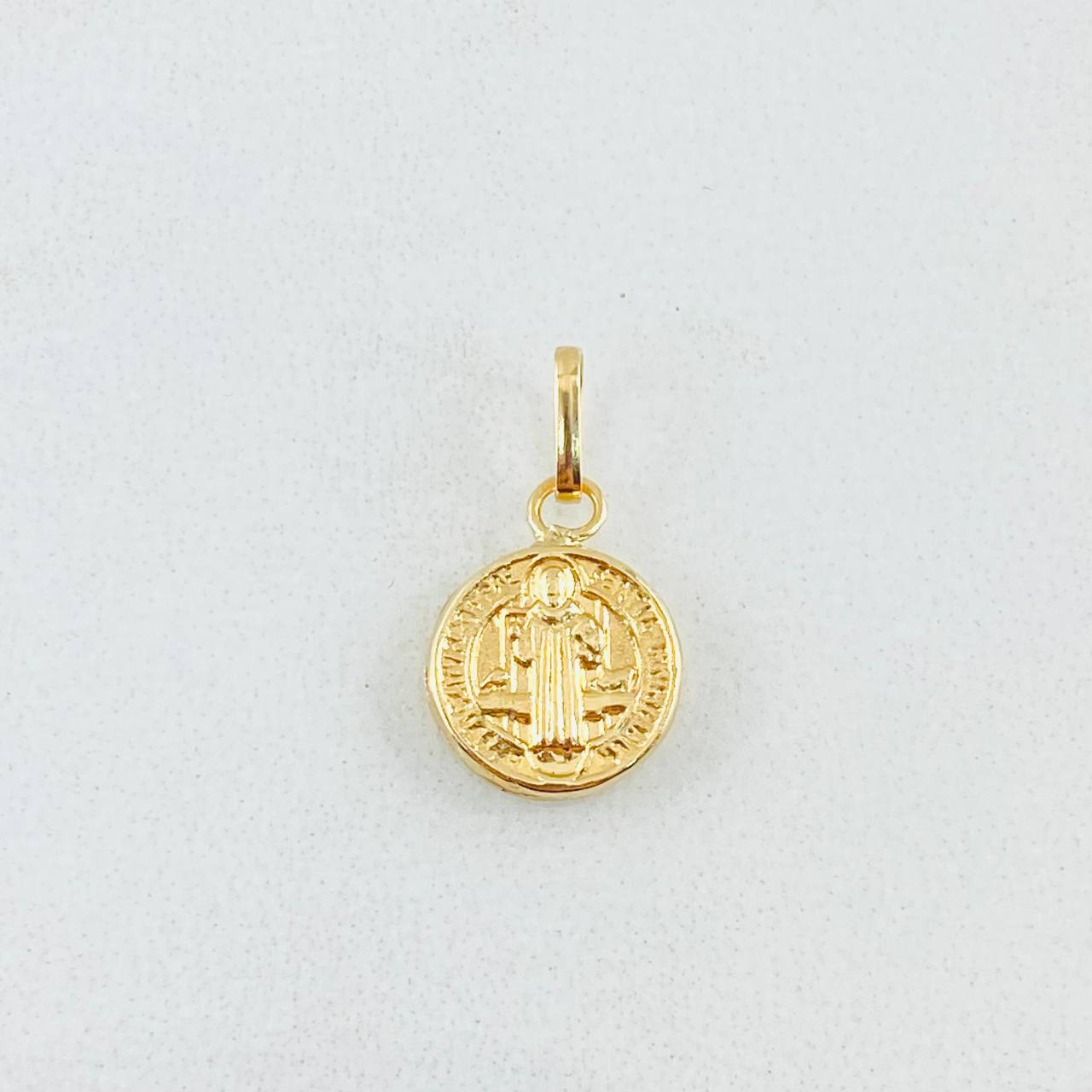 Dije San Benito 0.6 g / 1.7 cm Oro Amarillo 18K