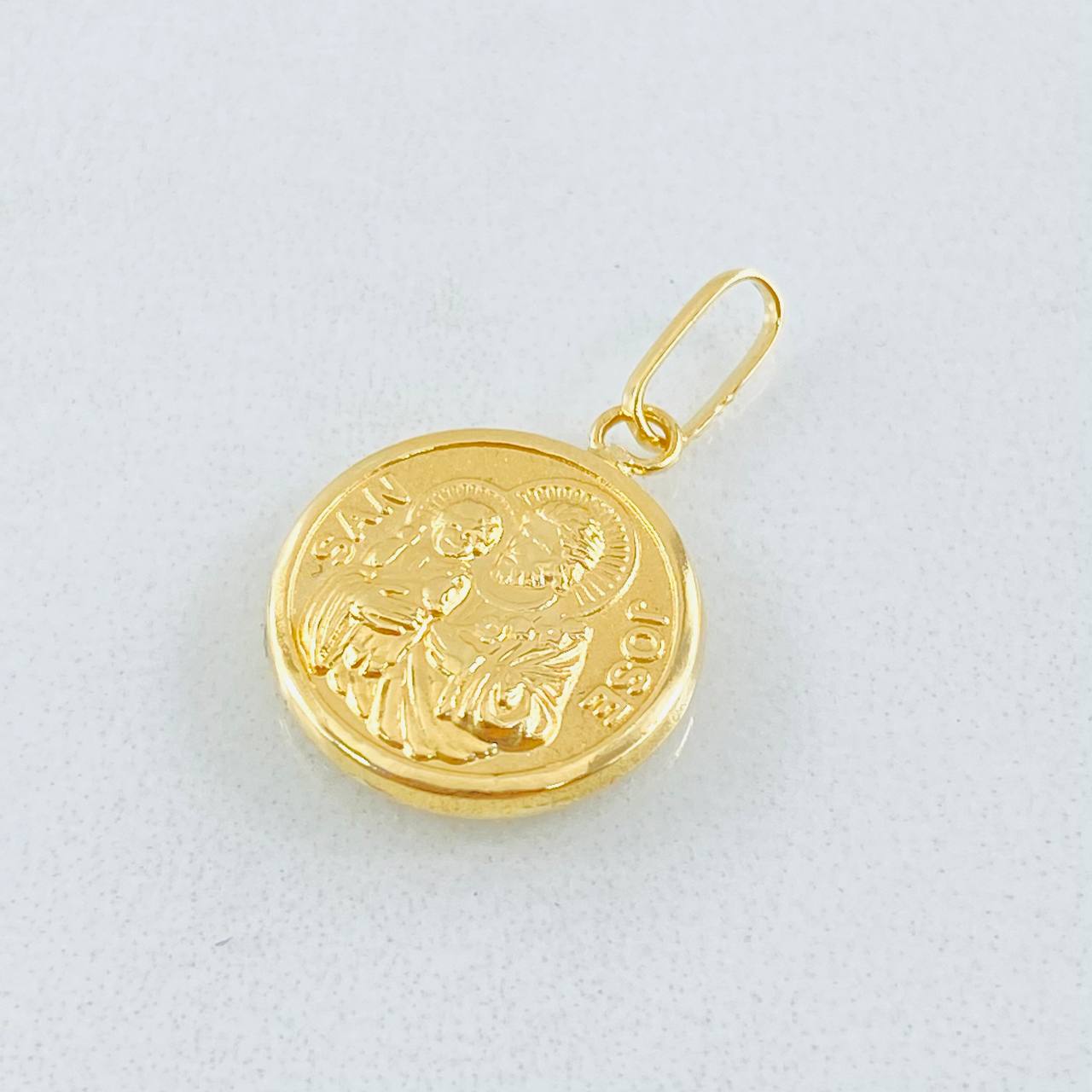 Dije San Jose 0.75gr / 2.1cm / Oro Amarillo 18K