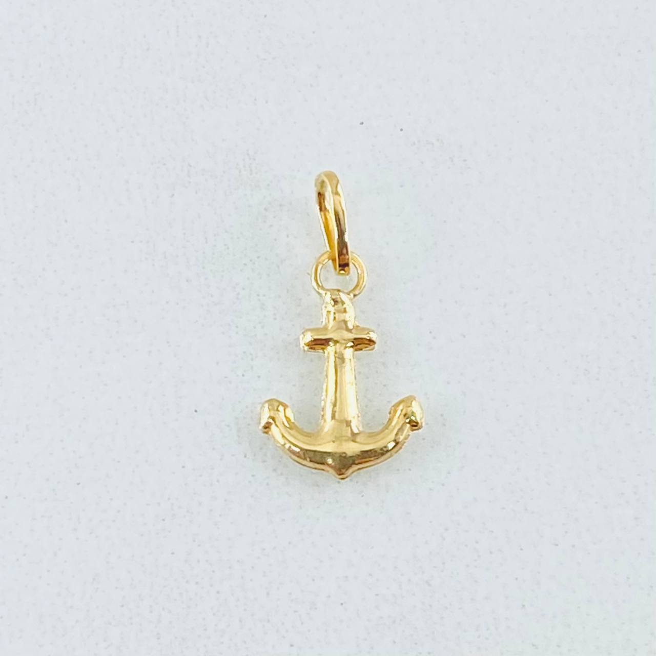 Dije Ancla 0.3gr / 1.4cm / Oro Amarillo 18K