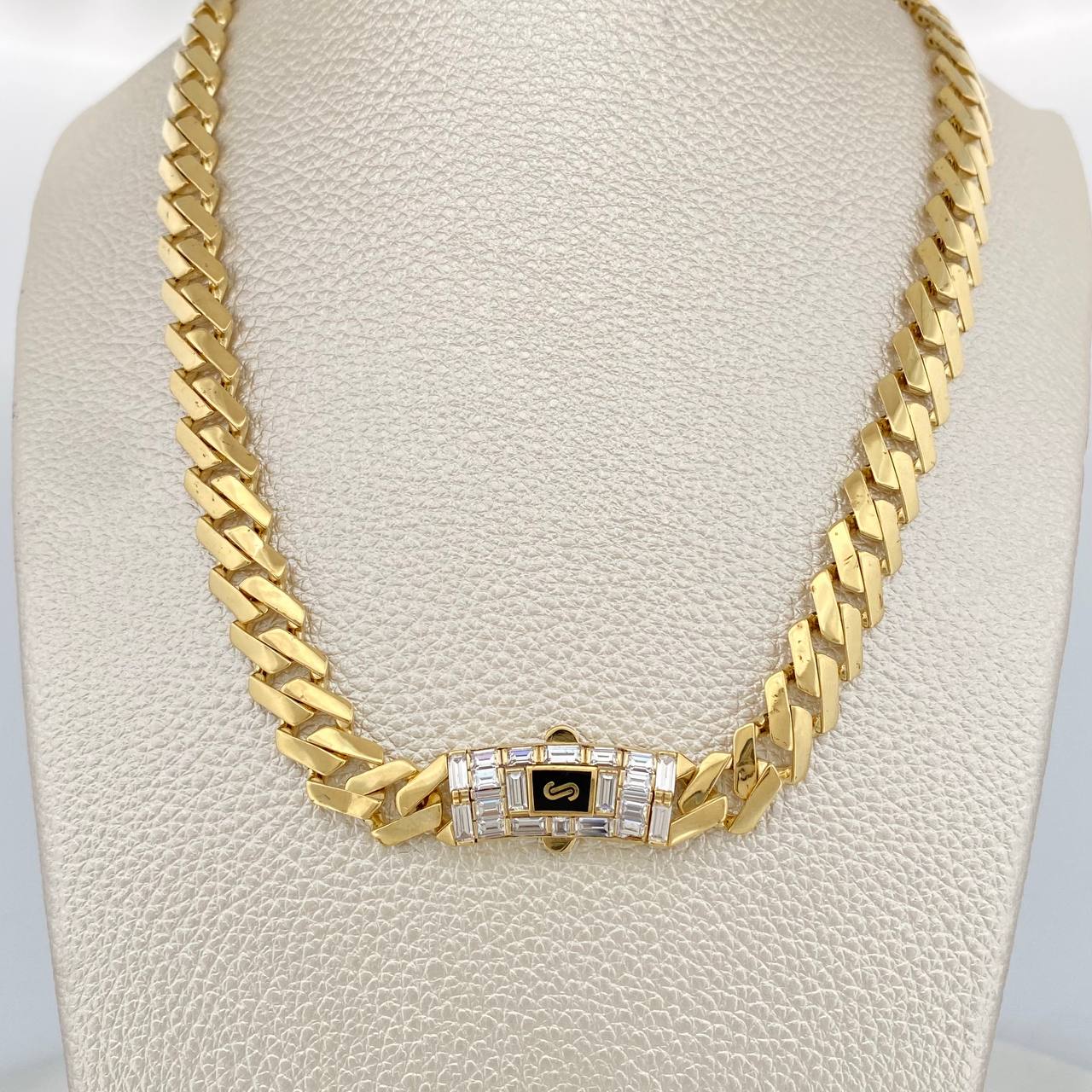 Cadena Cubana Infinito 37.15 g / 61 cm / 8 mm Oro Amarillo 18K
