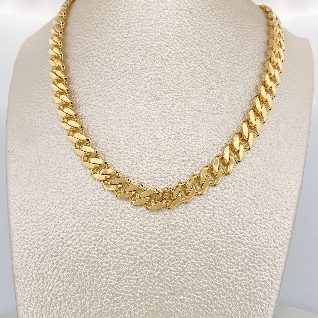 Cadena Cubana Infinito 37.15 g / 61 cm / 8 mm Oro Amarillo 18K