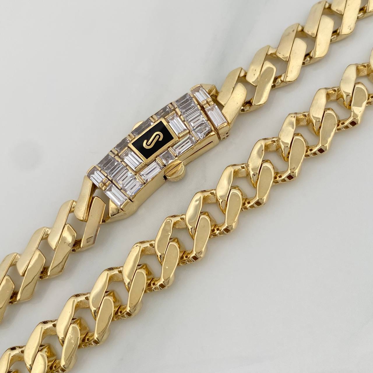 Cadena Cubana Infinito 37.15 g / 61 cm / 8 mm Oro Amarillo 18K