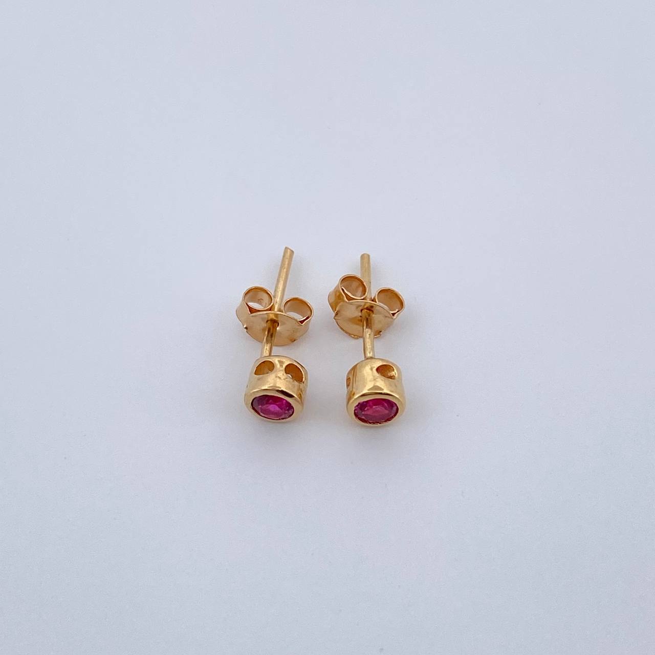 Topos Bisel 0.85gr / 3.9mm / Oro Amarillo 18K &
