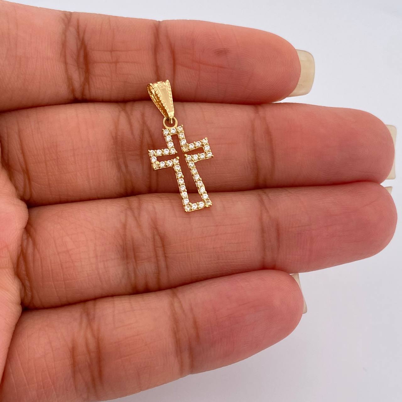 Dije Cruz 0.65gr / 2.4cm / Oro Amarillo 18K %