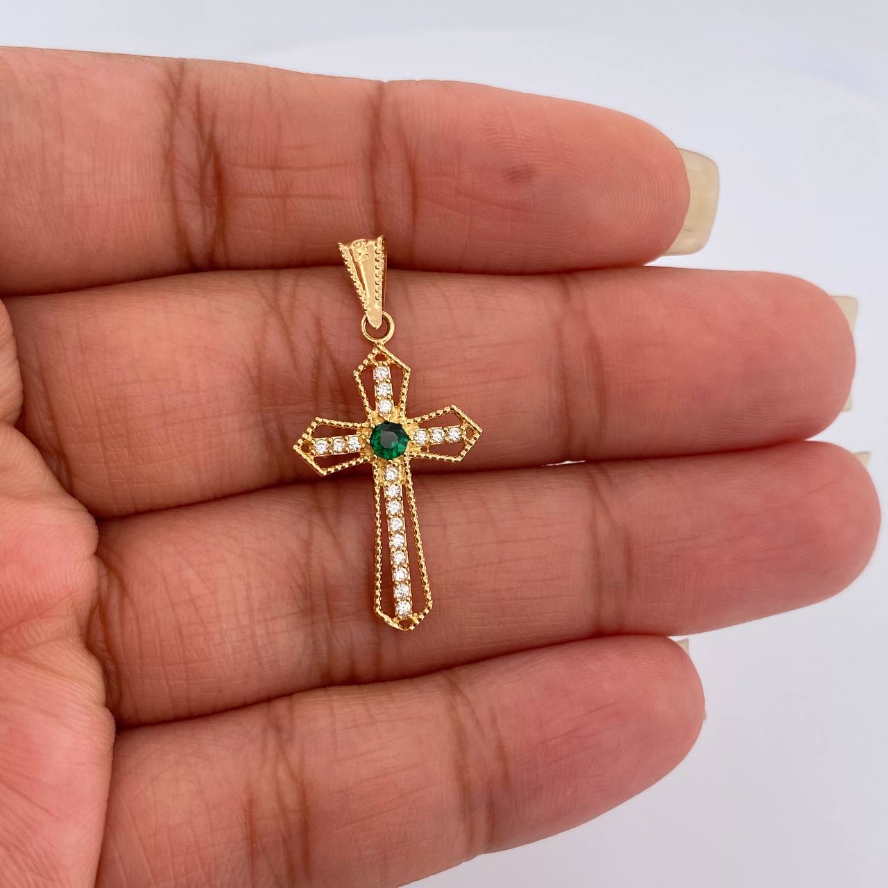 Dije Cruz Gotica 1.15gr / 3cm / Oro Amarillo 18K %