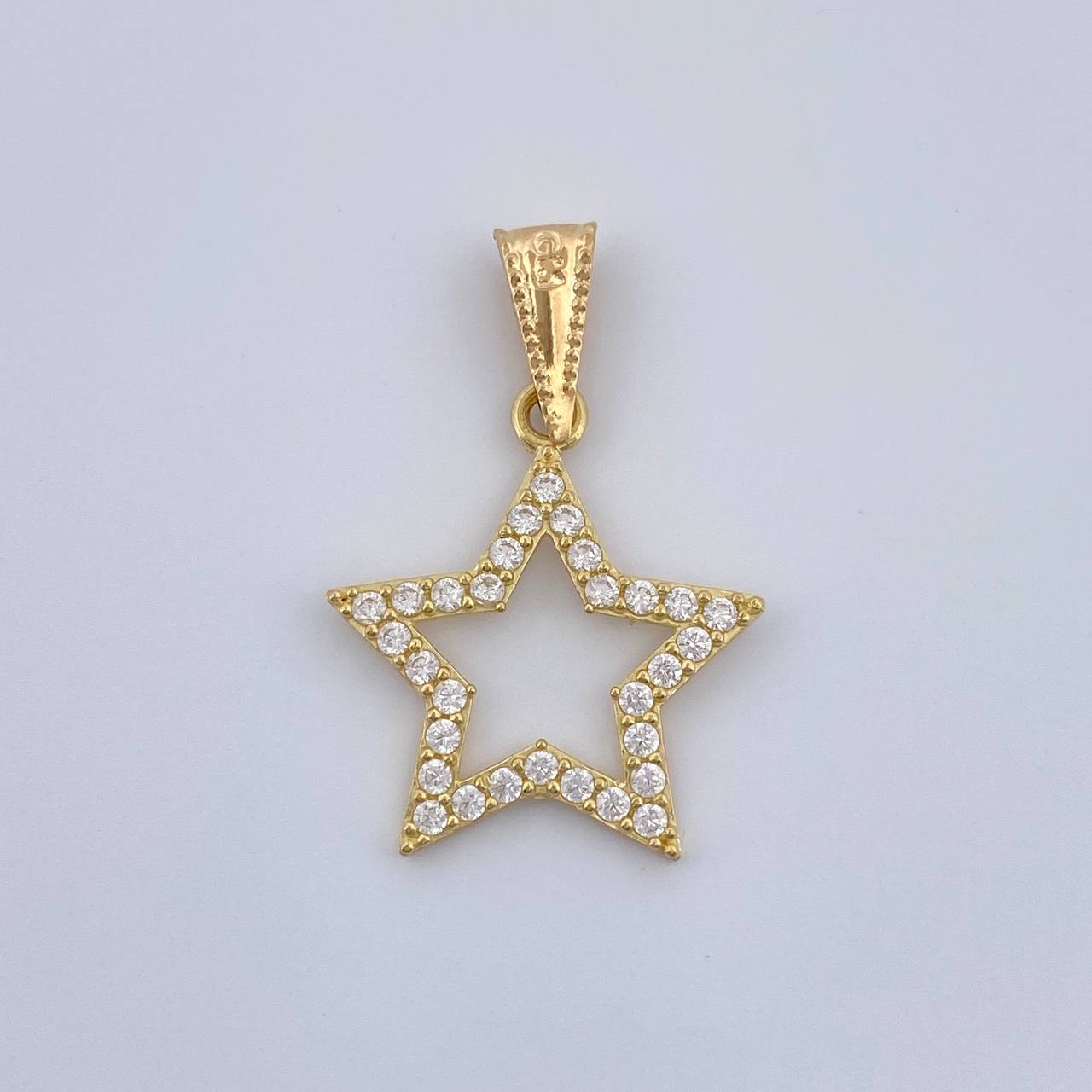 Dije Silueta Estrella 0.95gr / 2.4cm / Oro Amarillo 18K %