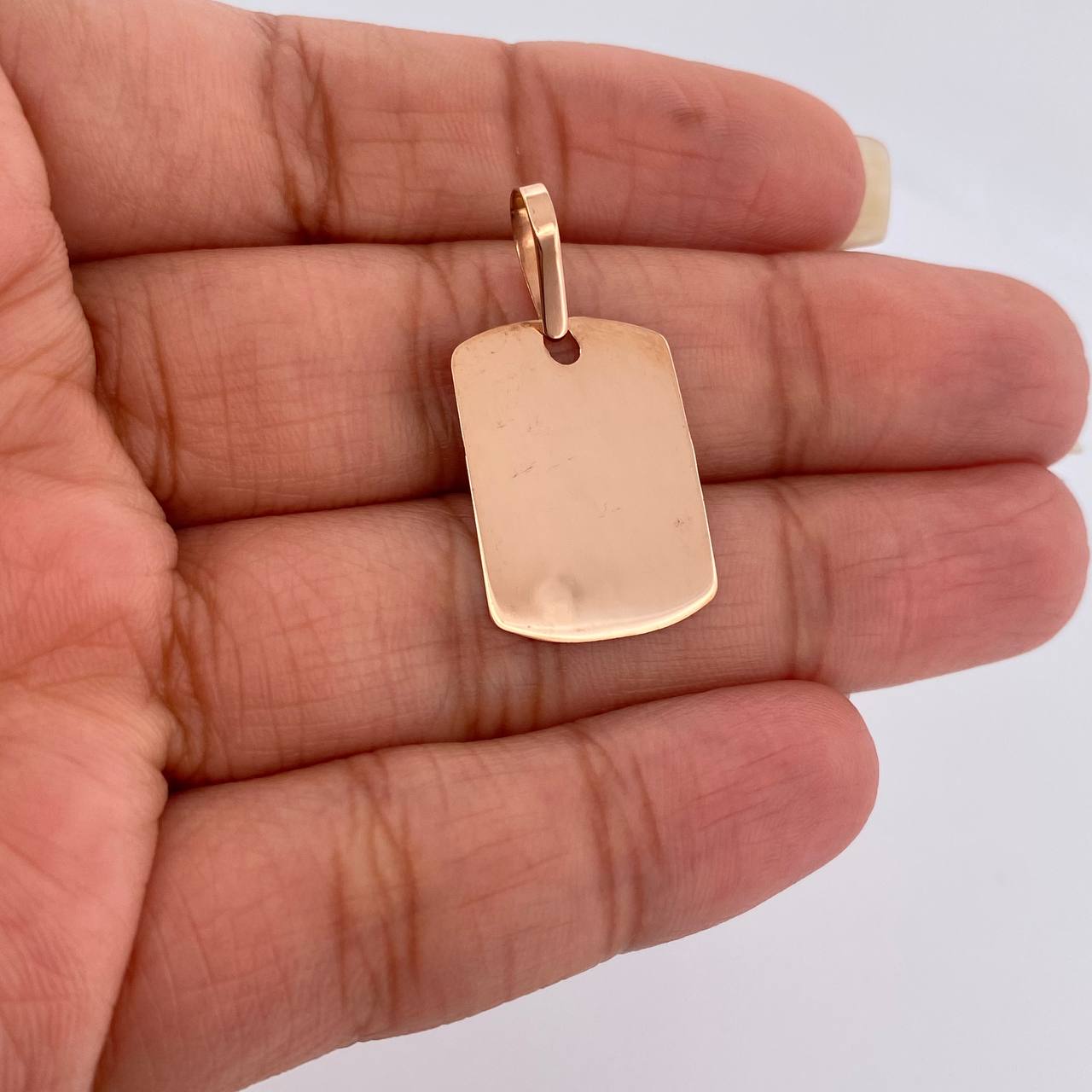 Dije Placa 0.8gr / 2.8cm / Oro Rosa 18K $