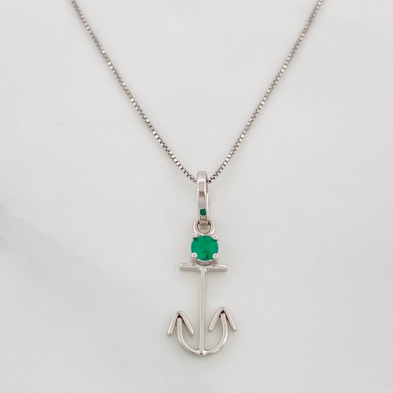 Set Cadena Veneciana + Dije Ancla Esmeralda 0.7pts / 1.5g / 45cm Oro Blanco 18K