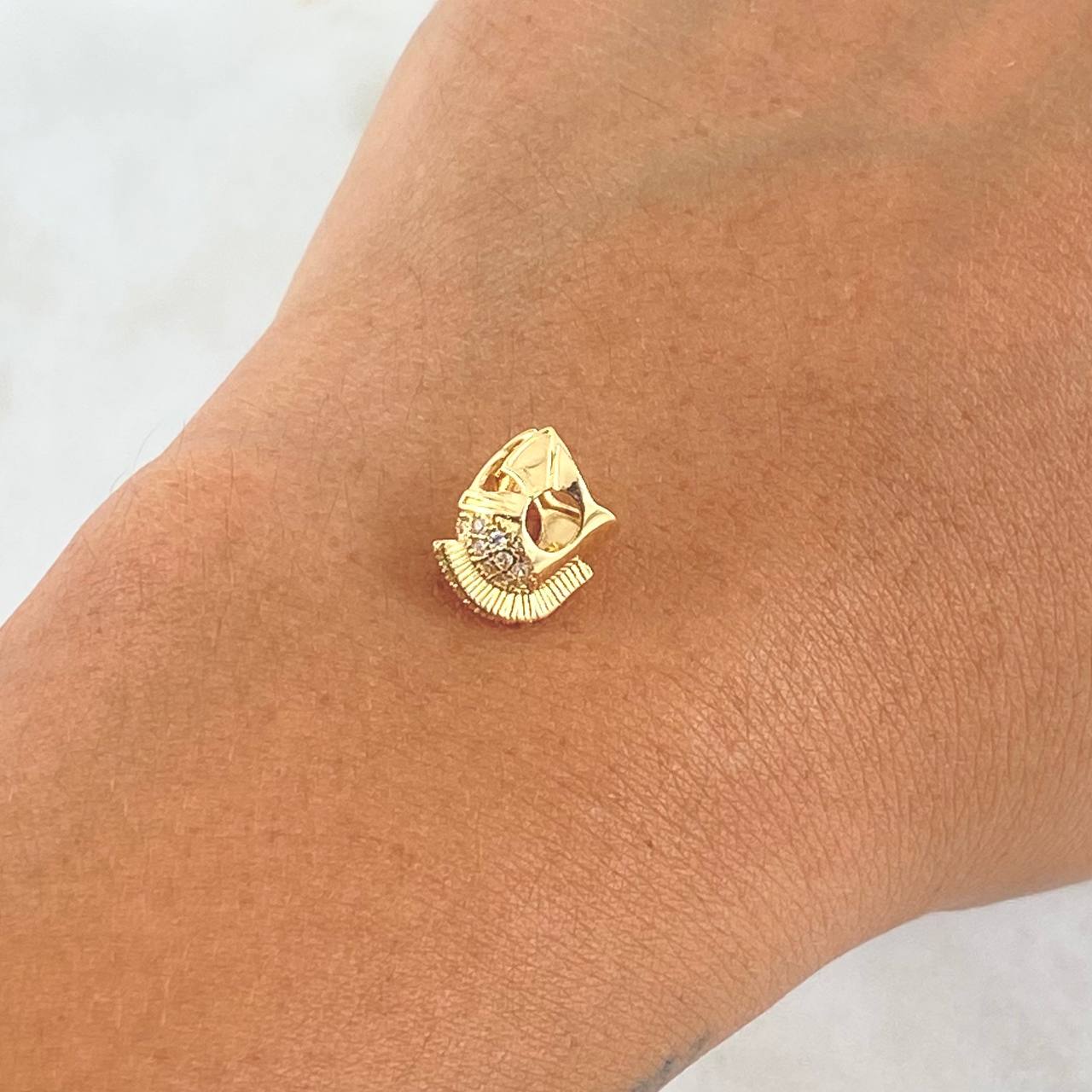 Herraje Casco Gladiador 1.45gr / 0.7cm / Circones Blancos Oro Amarillo 18K *