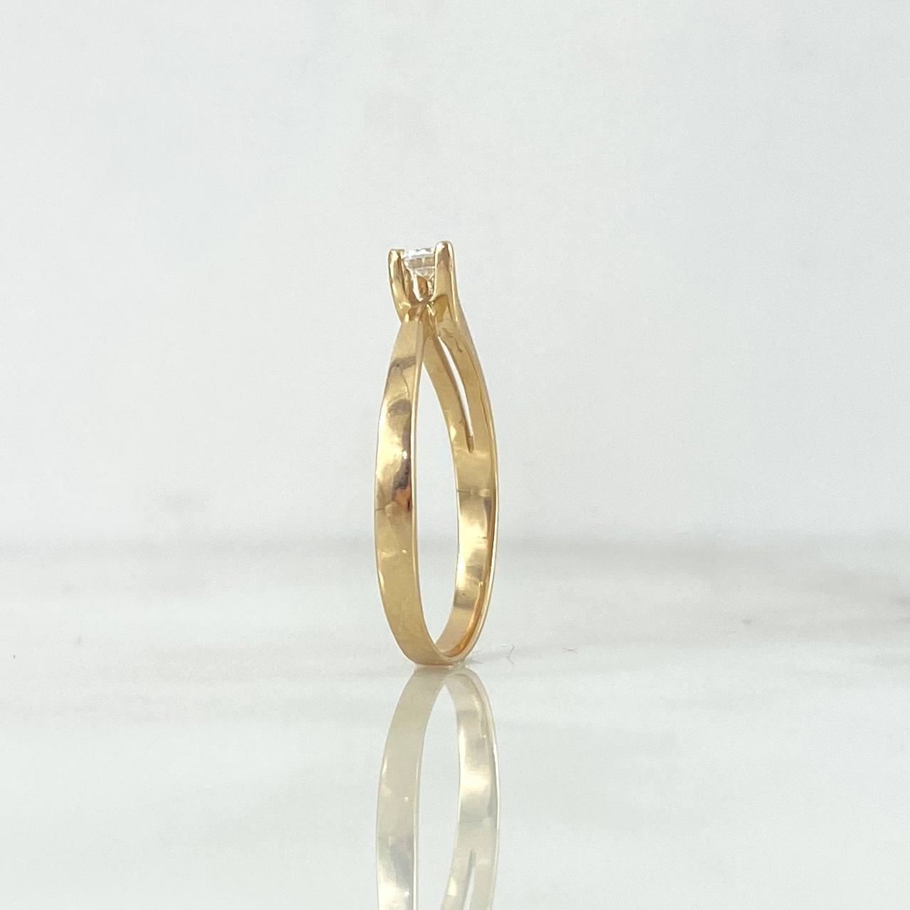 Anillo Solitario Garra 1.8gr / T6 1/4 / Circon Blanco Oro Amarillo