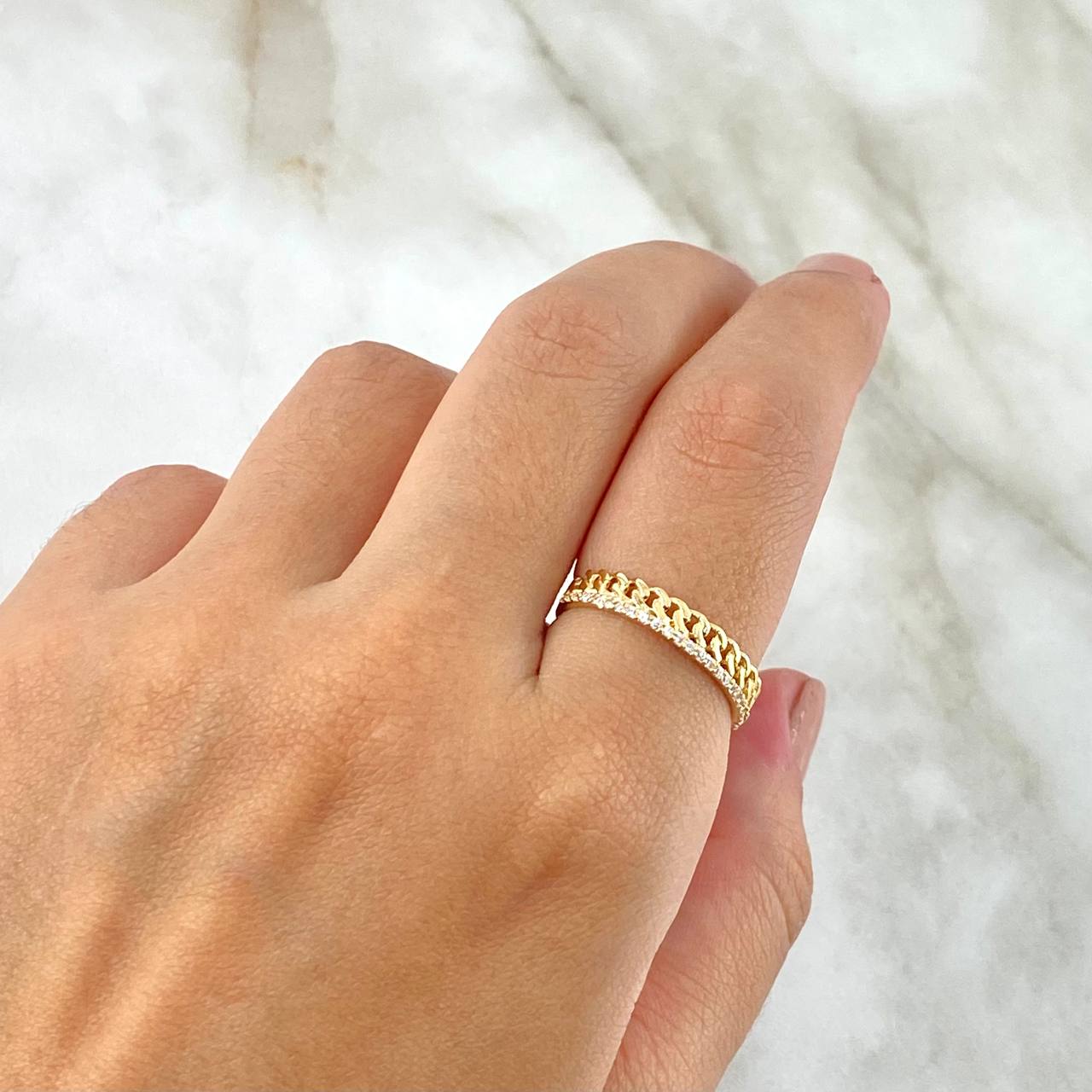 Anillo Cubano Churumbela 1.95gr / T7 / Circones Blancos Oro Amarillo 18K