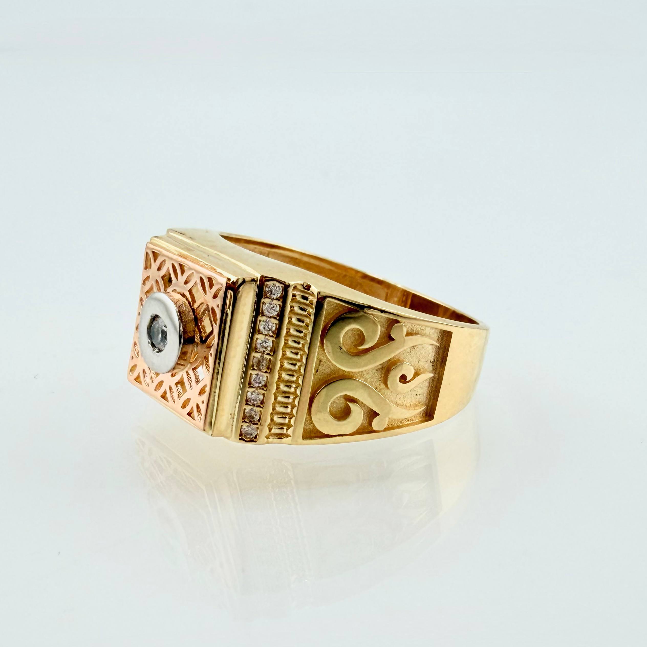 Anillo Sello Incrustado Detallado 5.85gr / T9 3/4 / Tres Oros 18K