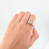 Anillo Sello Incrustado Detallado 5.85gr / T9 3/4 / Tres Oros 18K