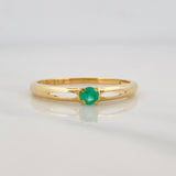 Anillo Solitario Esmeralda 0.11pts 1.4g / T7 Oro Amarillo 18K