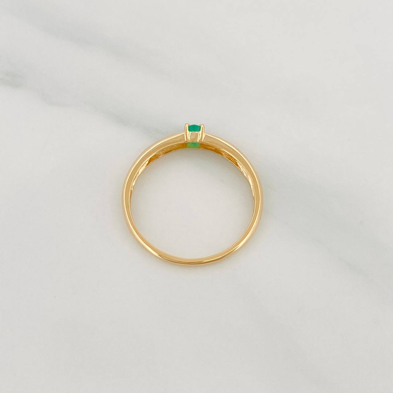 Anillo Solitario Esmeralda 0.11pts 1.4g / T7 Oro Amarillo 18K
