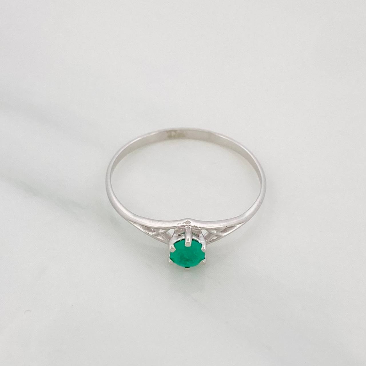 Anillo Solitario Esmeralda 0.21pts 1.2g / T7 Oro Blanco 18K