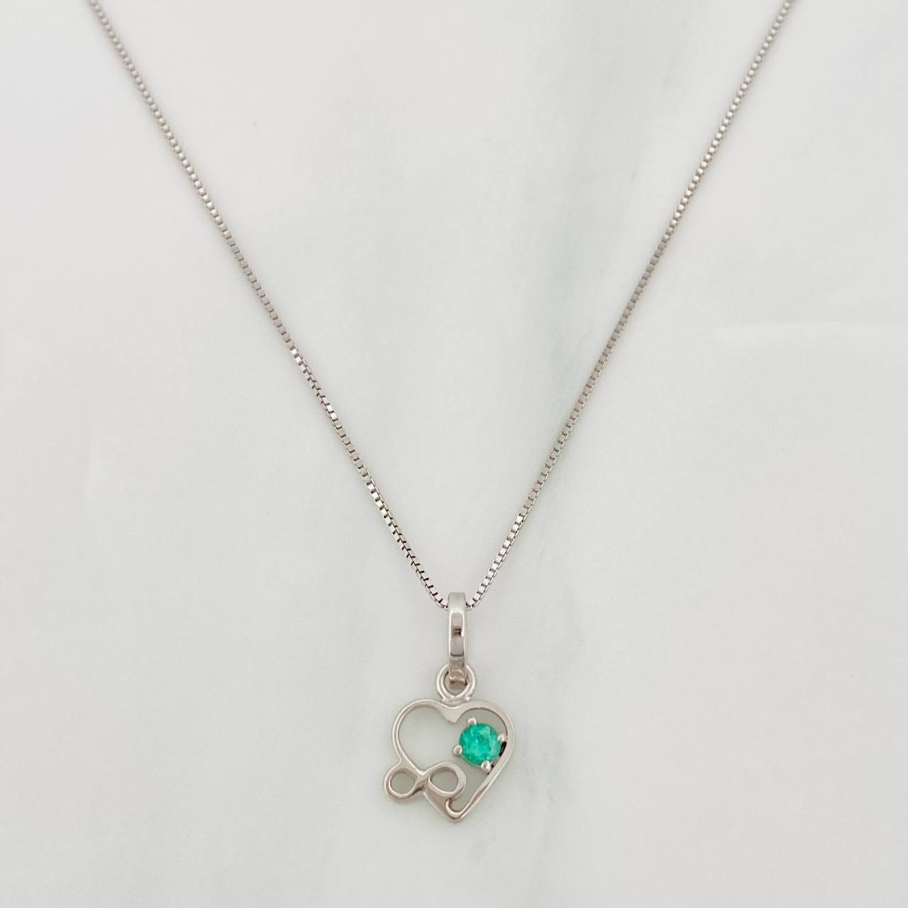 Set Cadena Veneciana + Dije Corazon Infinito Esmeralda 0.5pts / 1.4g / 45cm Oro Blanco 18K