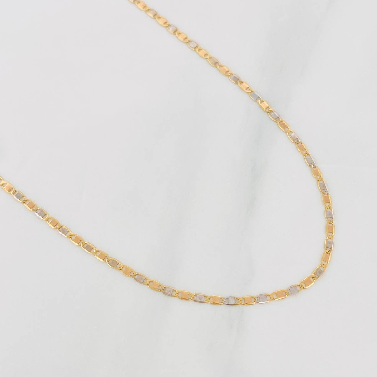 Cadena Escalera Plana 2.25g / 60cm / 1.4mm Dos Oros Amarillo Blanco 18K