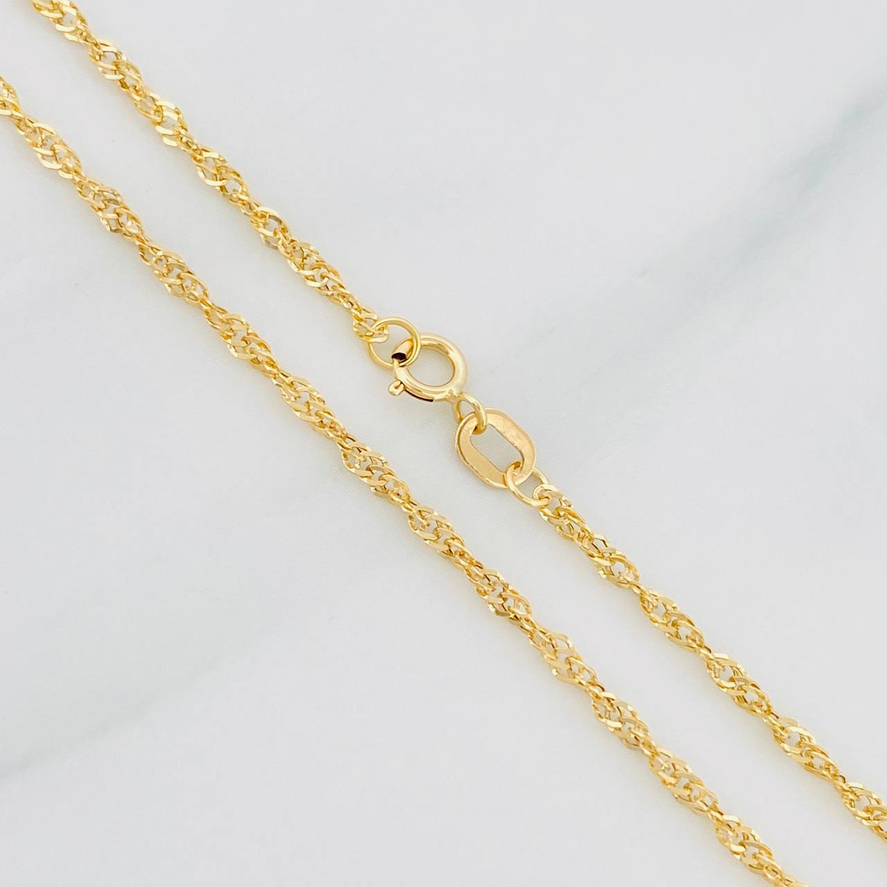 Cadena Singapur 0.95g / 45cm / 1.67mm Oro Amarillo 18K