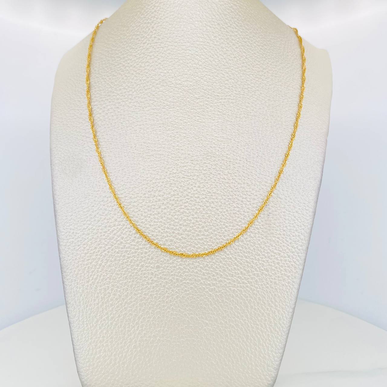 Cadena Singapur 0.95g / 45cm / 1.68mm Oro Amarillo 18K