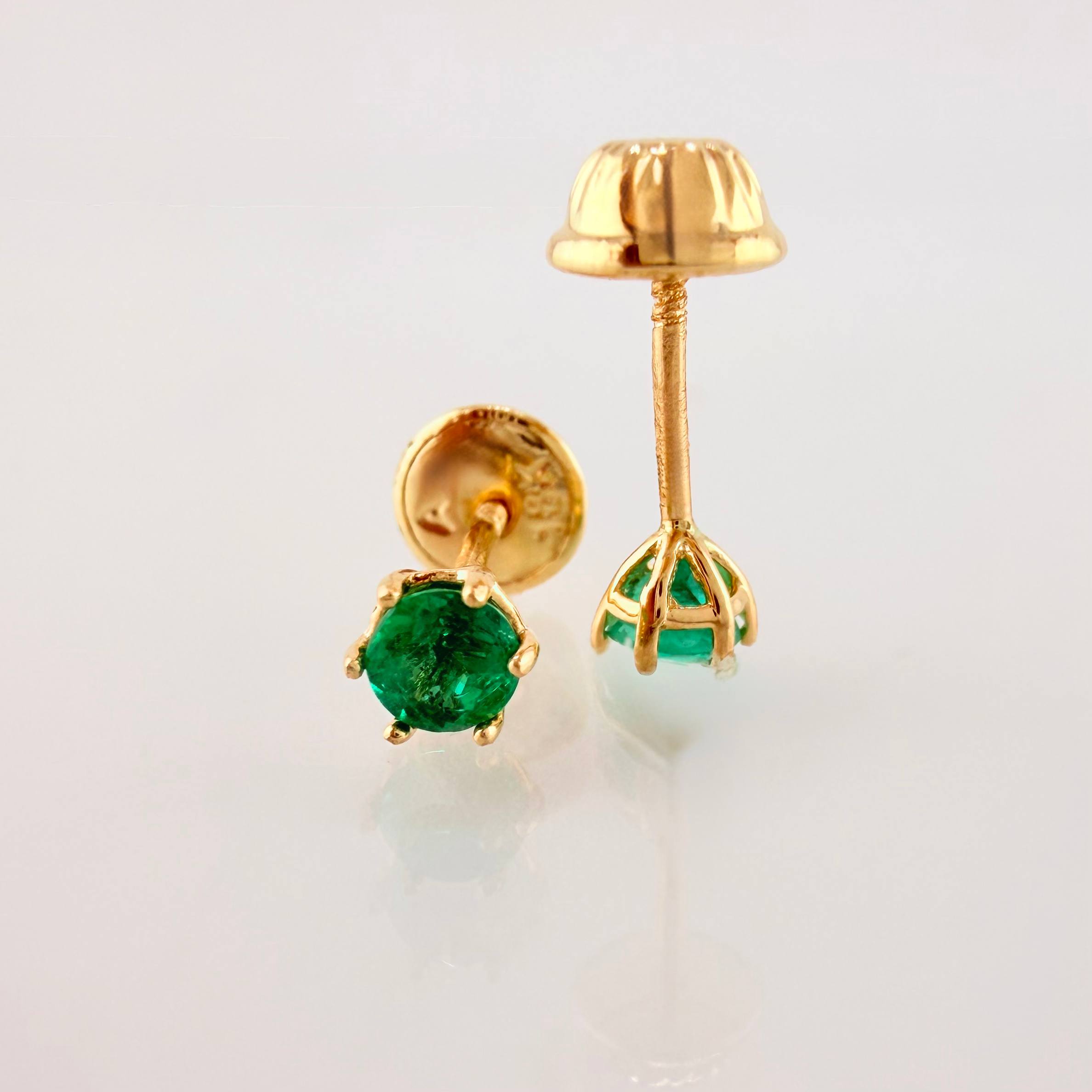 Topos Seis Garras Esmeraldas 22pts 0.6gr / 3.3mm Oro Amarillo 18K