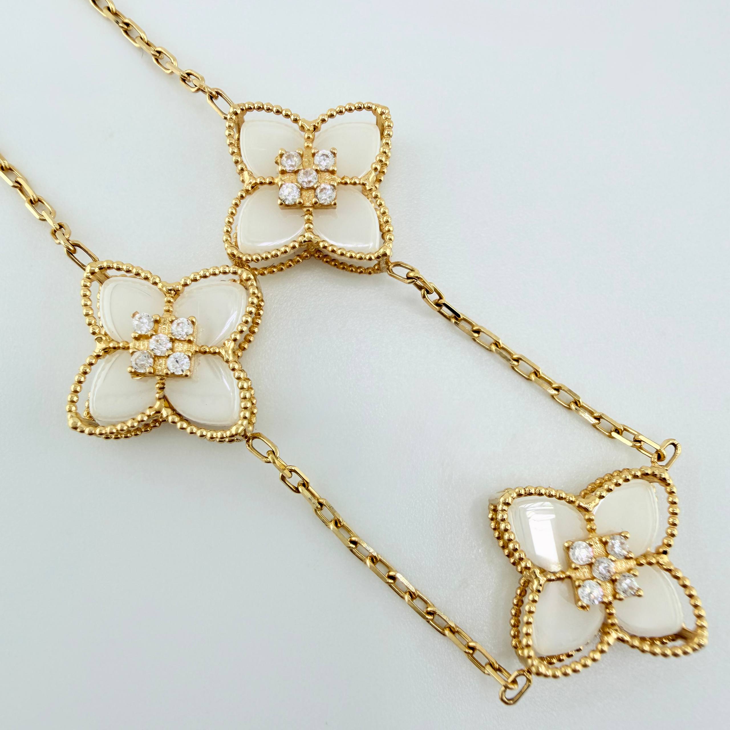 Pulso Aro Seguido Flor Real Nacar Blanco 5.95gr / 18cm-19cm / 14mm Oro Amarillo 18K