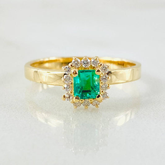 Anillo Solitario Cojin Cuadriculado 2.75gr / T7 / 24pts Diamantes 12pts Esmeralda Oro Amarillo (Joya) ©