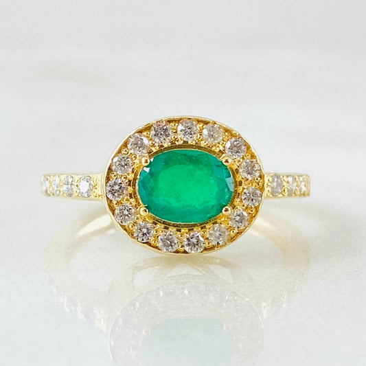 Anillo Halo Ovalado 3.2gr / T7 / 52pts Diamantes 40pts Esmeralda Oro Amarillo (Joya) ©