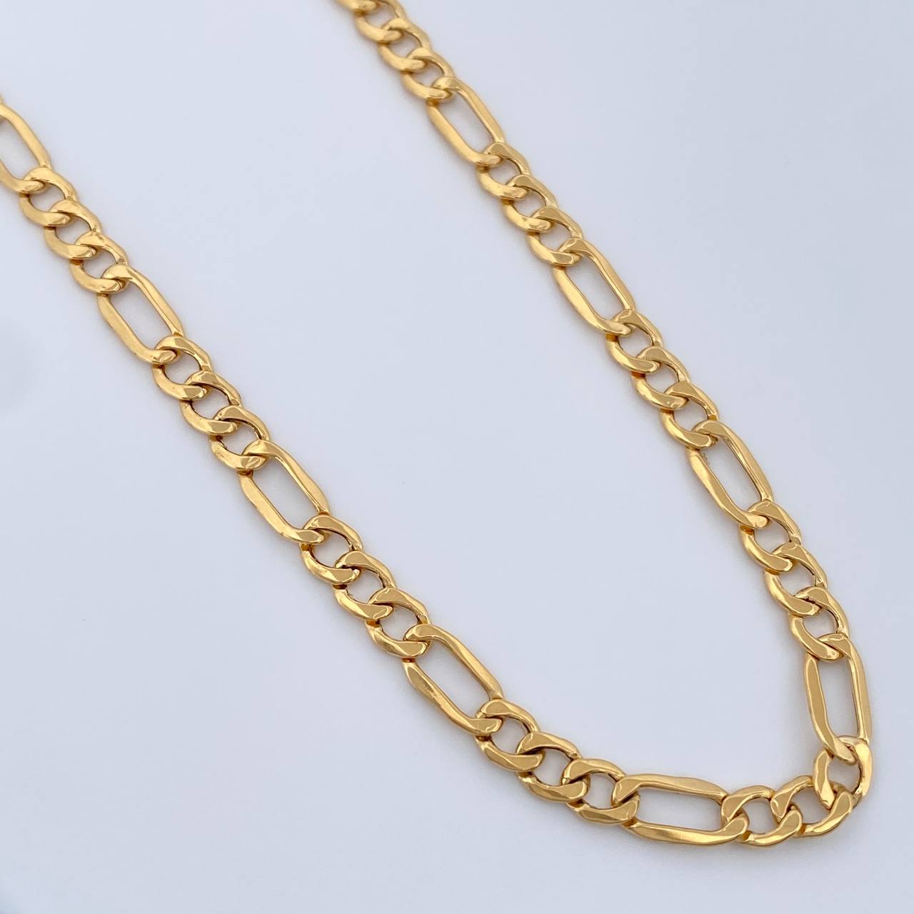 Cadena Figaro 9.25gr / 60.5cm / 4.13mm Oro Amarillo +1 18K $