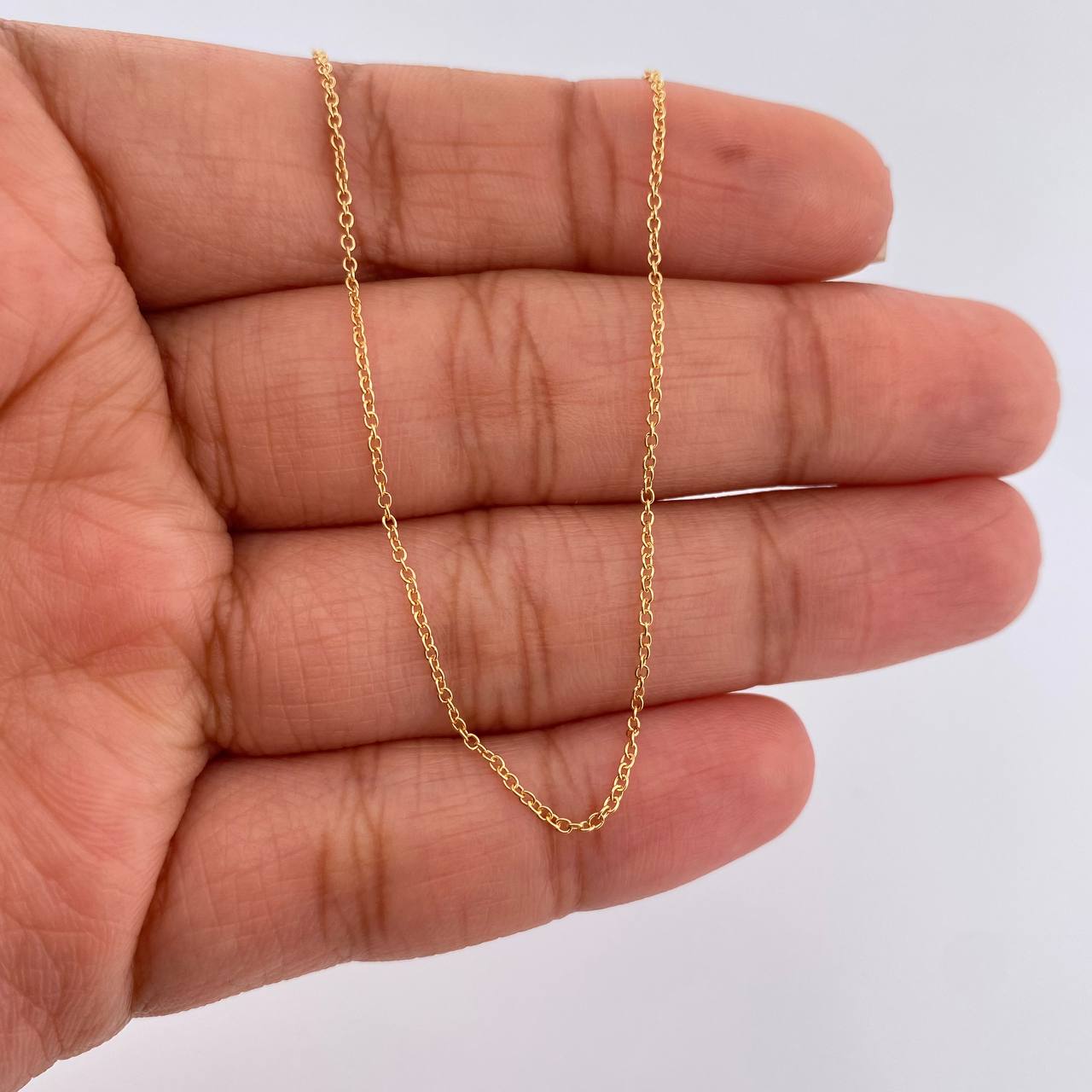 Cadena Aro Seguido 1.35gr / 45.5cm / 0.9mm Oro Amarillo +3 18K $