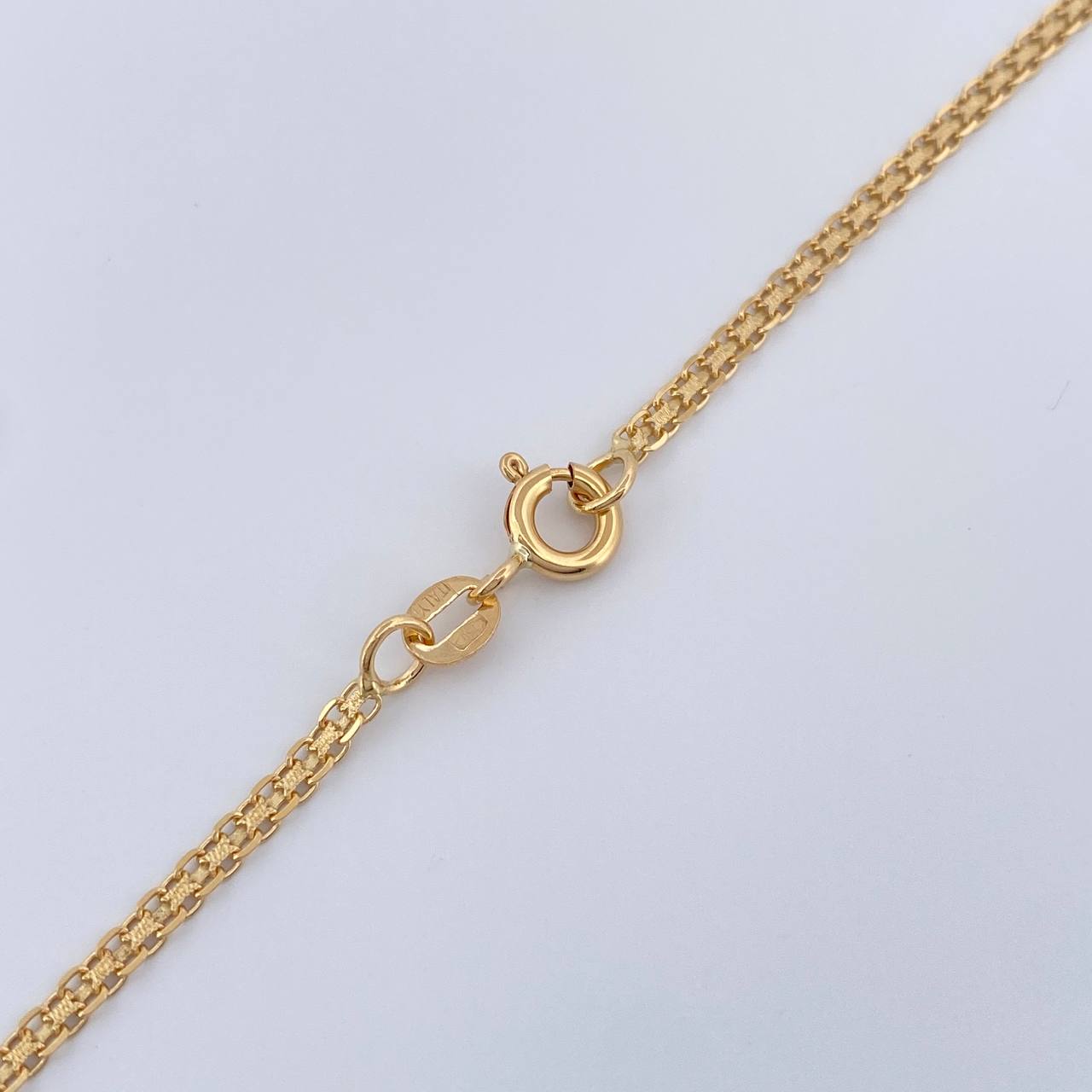 Cadena China 3.9gr / 42cm / 2.05mm Oro Amarillo +1 18K $