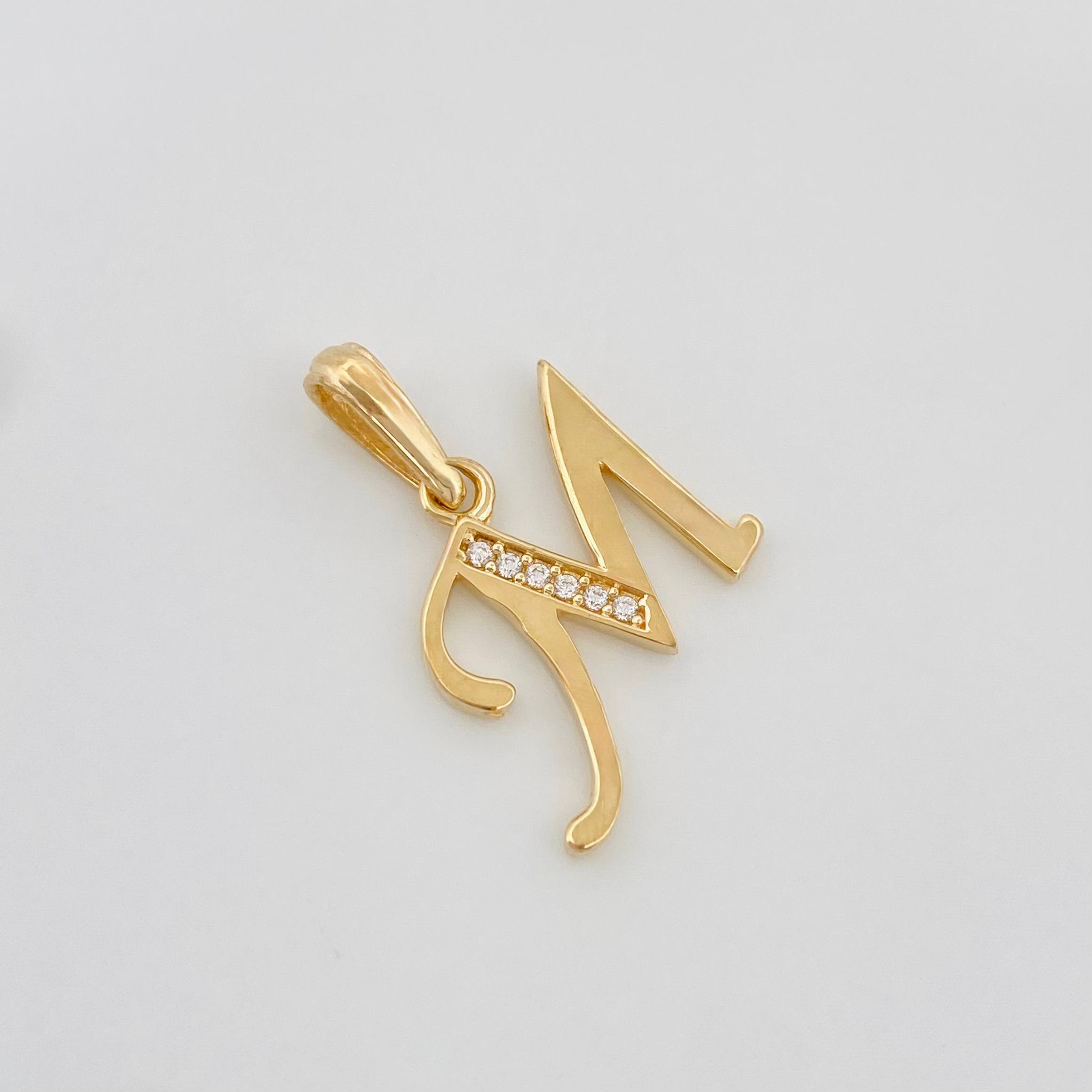 Dije Letra M 1.3 g / 2 cm Oro Amarillo 18K