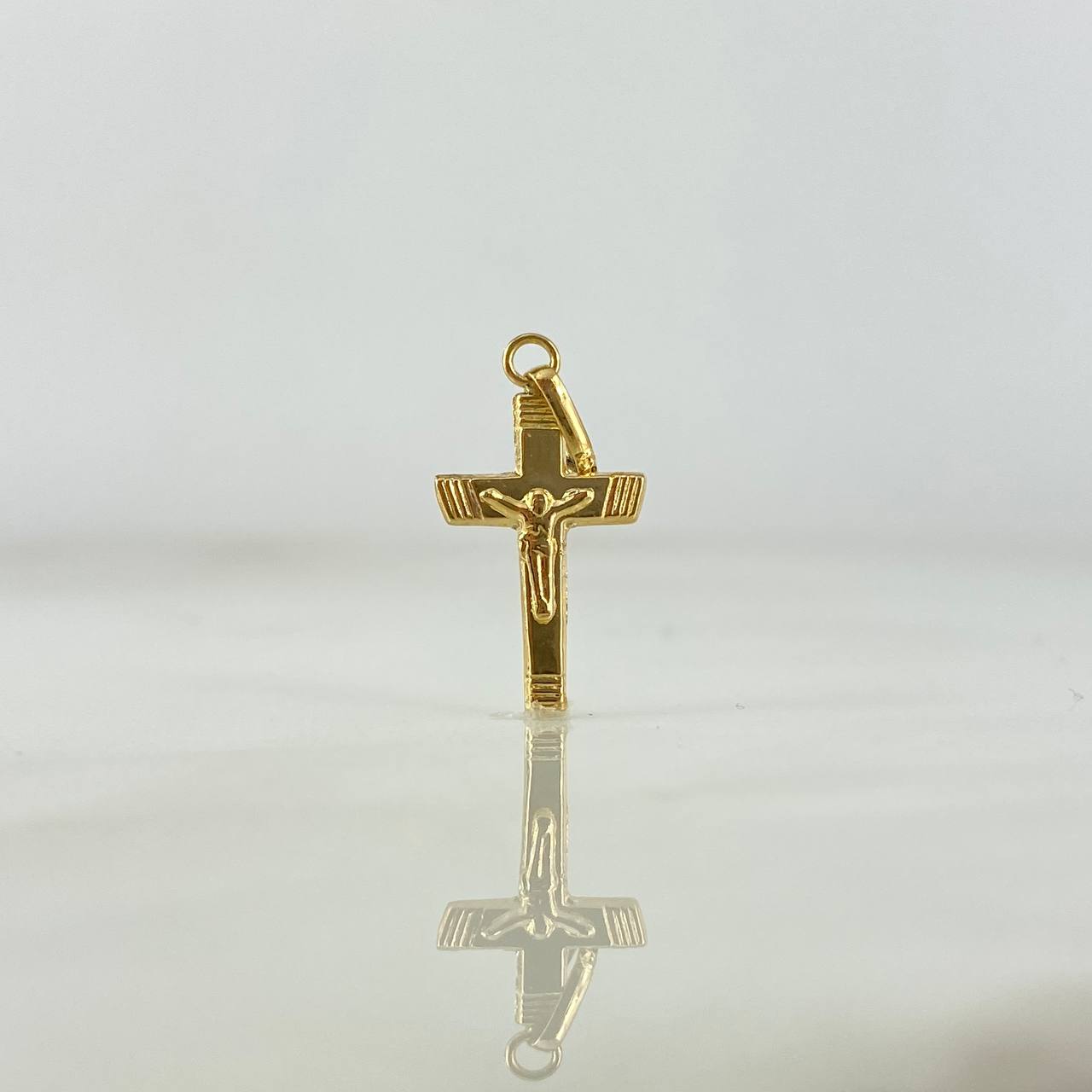 Dije Cruz Cristo 0.45gr / 2.3cm / Borde Rayado Oro Amarillo