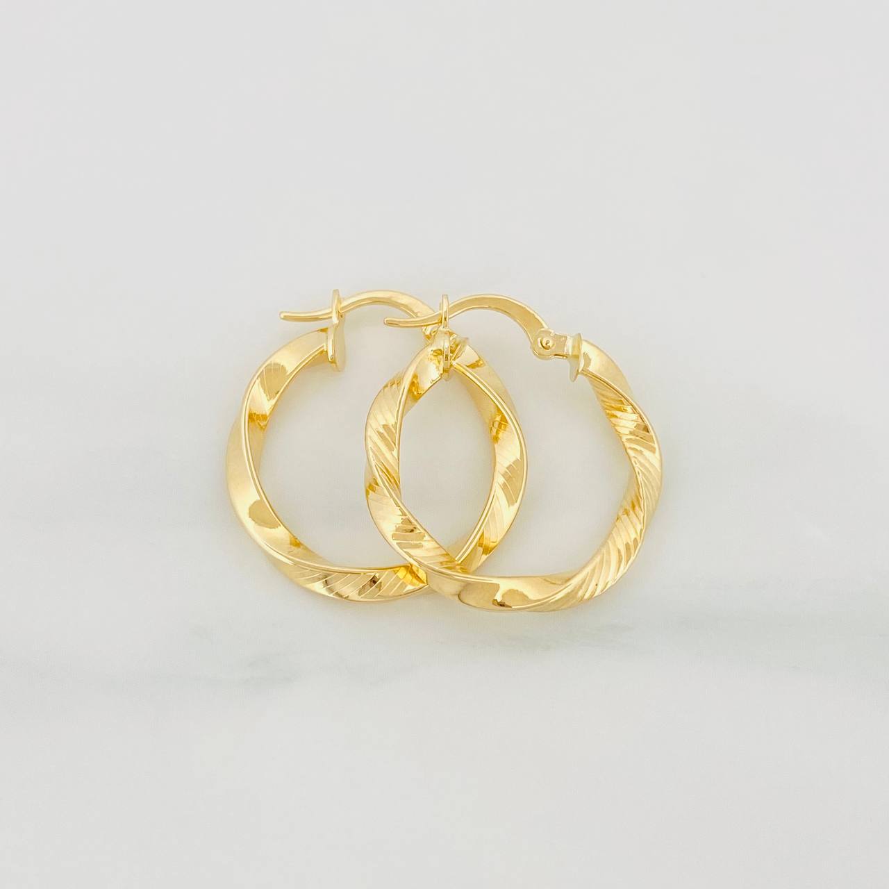 Candongas Kari Rayada 1.9g / 2.4cm Oro Amarillo 18K
