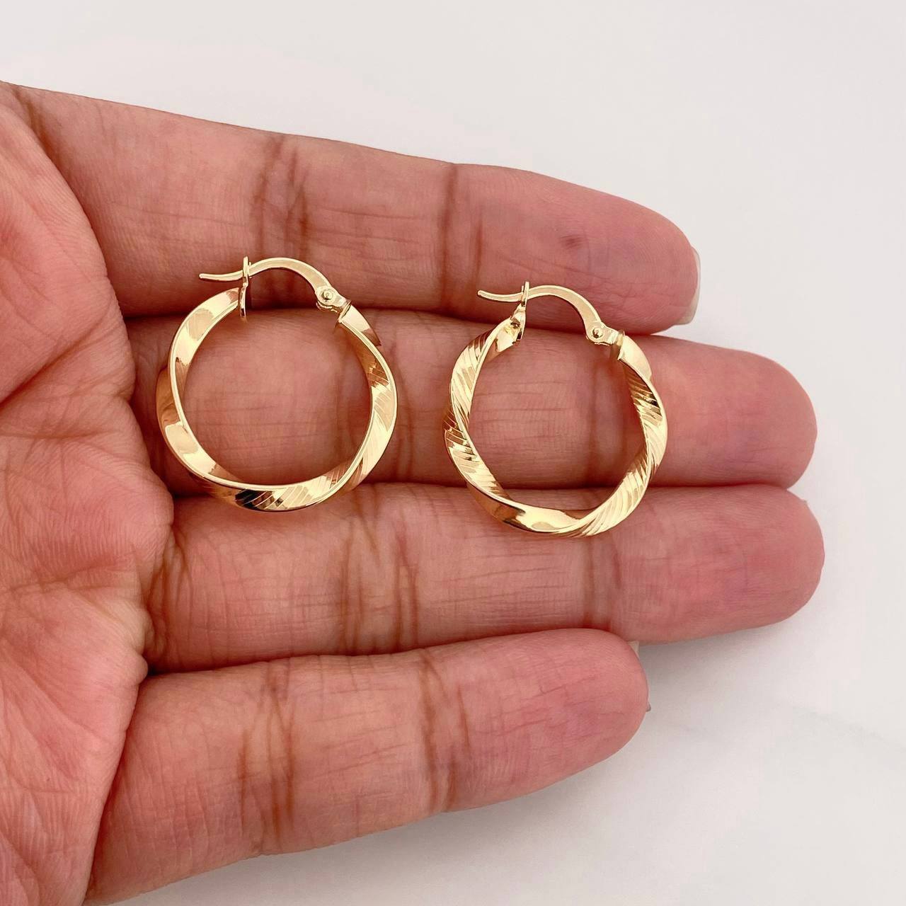 Candongas Kari Rayada 1.9g / 2.4cm Oro Amarillo 18K