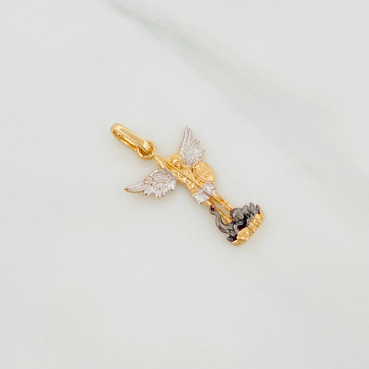 Dije San Miguel Arcangel 1.7g / 2.8cm Tres Oros 18K