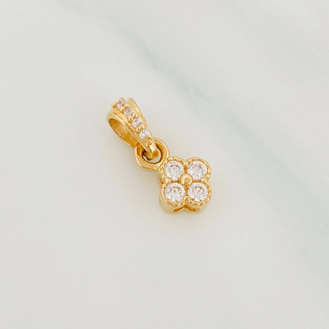 Dije Flor 0.75g / 1.3cm Oro Amarillo 18K