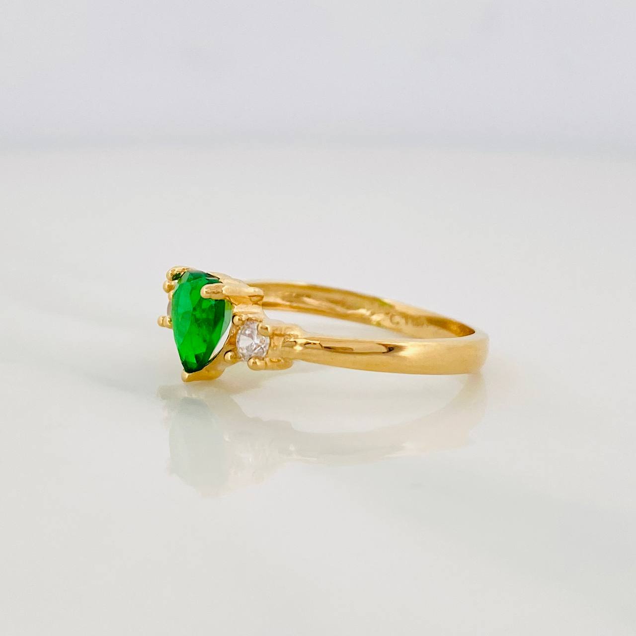 Anillo Corazón 1.85g / T6 1/4 Oro Amarillo 18K