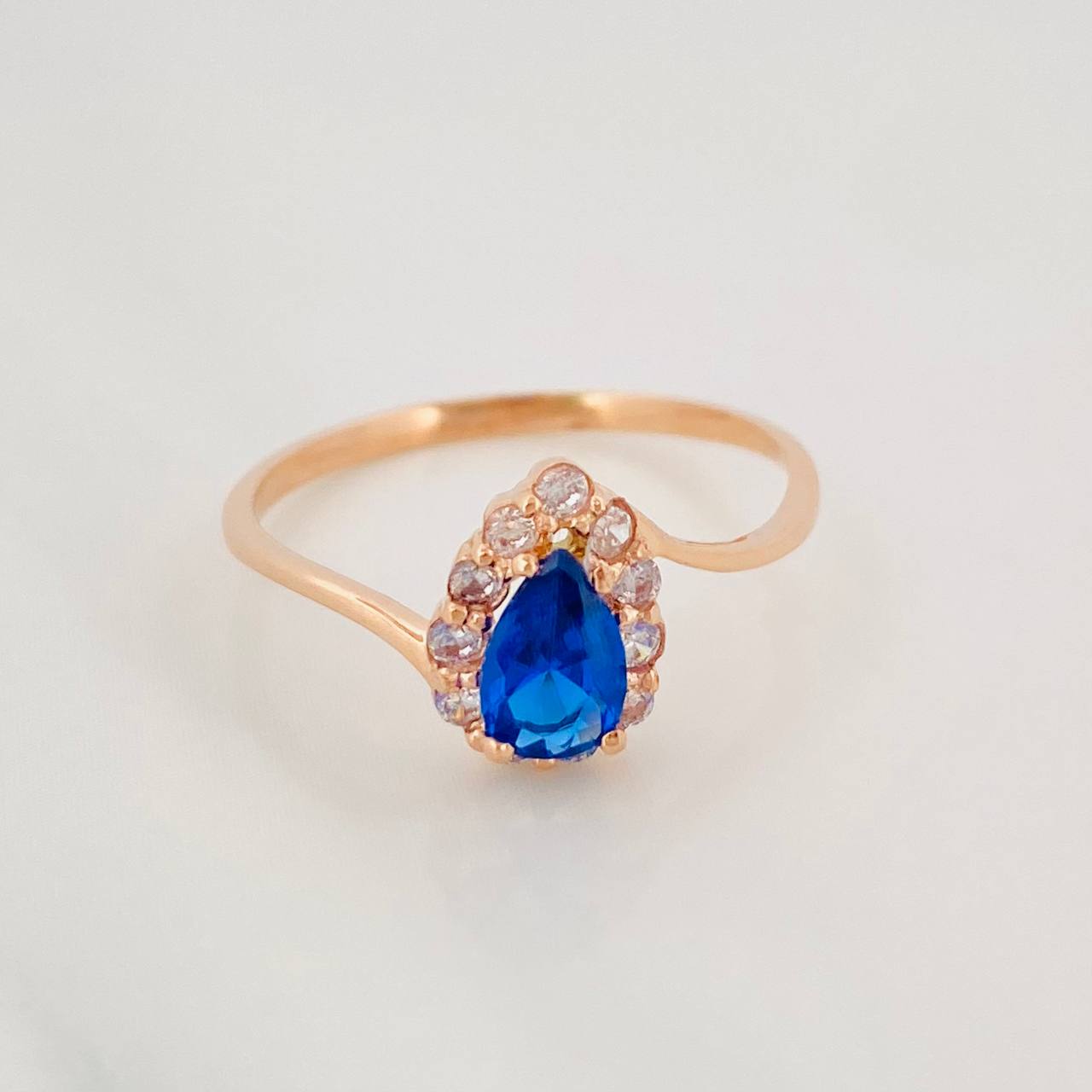 Anillo Halo Gota 1.35g / T5 1/2 Oro Rosa 18K